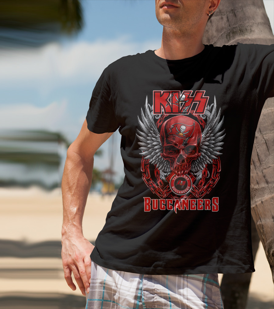 Kiss Tampa Bay Buccaneers Skull With Chains And Wings T-Shirt