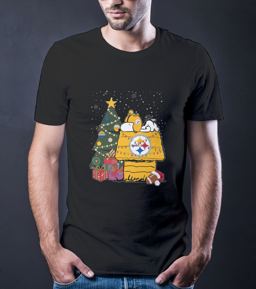 Pittsburgh Steelers Christmas Snoopy Doghouse Festive Holiday Scene T-Shirt