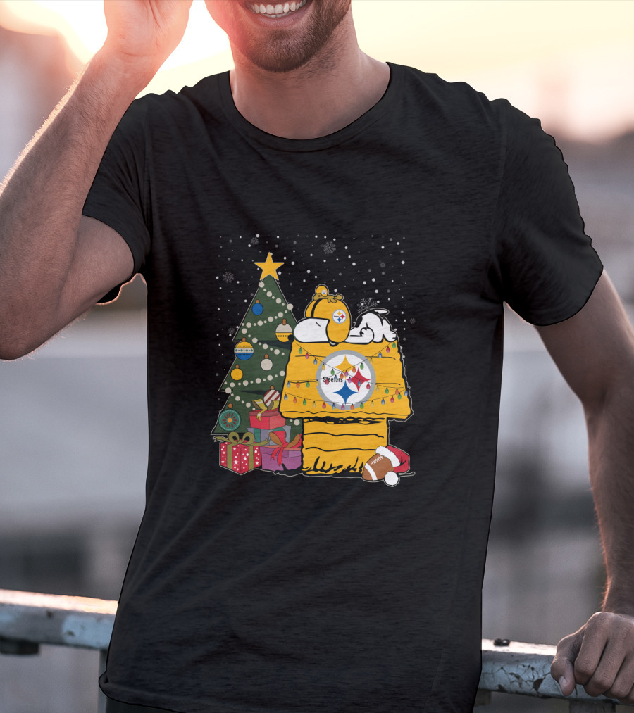 Pittsburgh Steelers Christmas Snoopy Doghouse Festive Holiday Scene T-Shirt