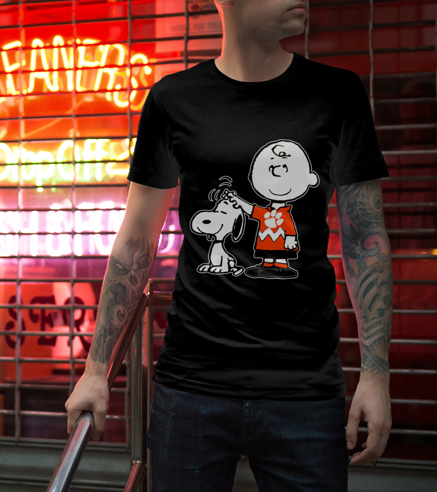 Clemson Tigers Football Paw Print On Charlie Brown With Snoopy T-Shirt