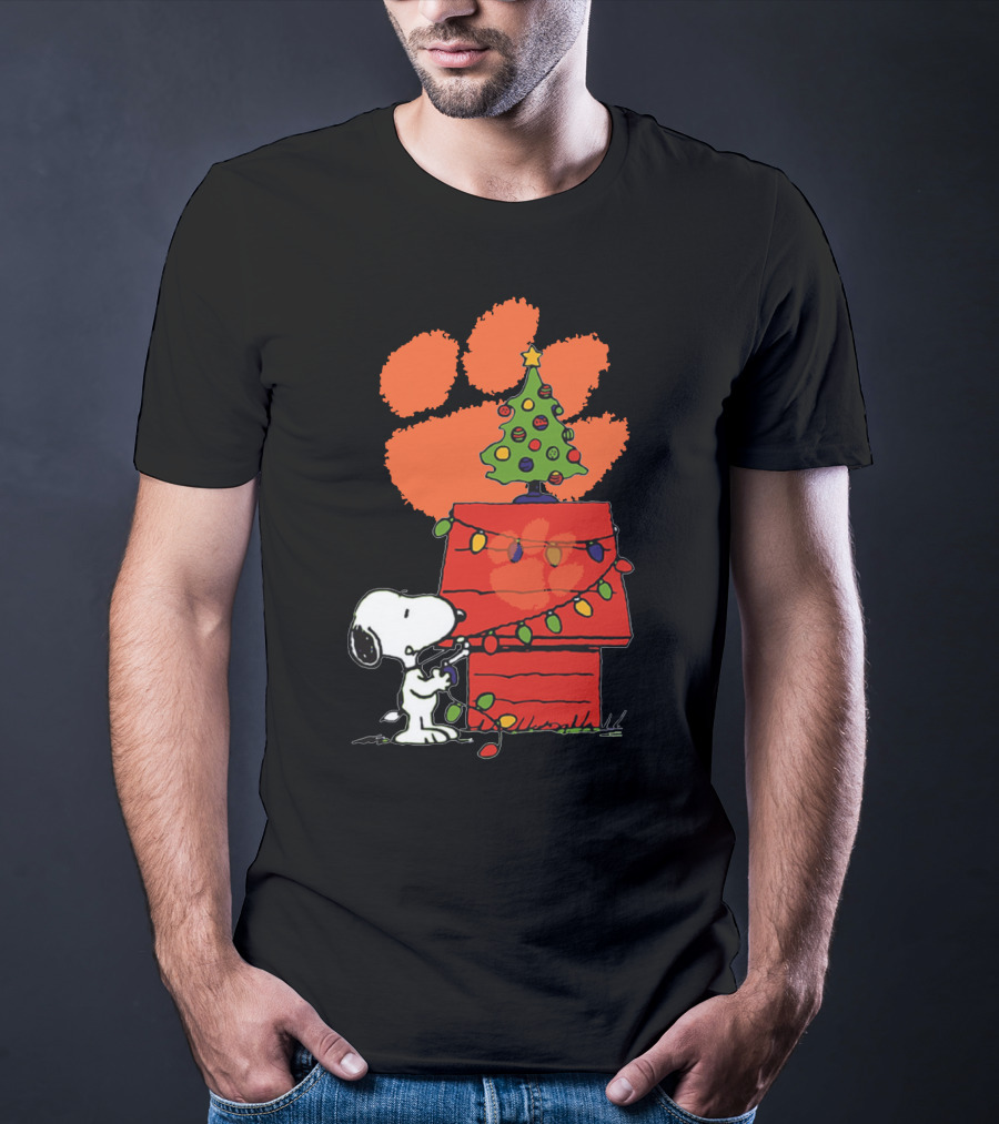 Clemson Tigers Snoopy Christmas Lights Dog House Peanuts Football T-Shirt