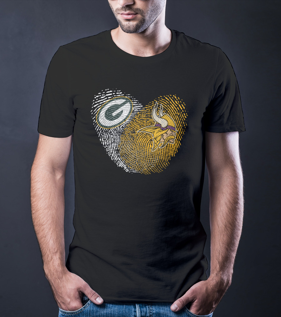 Green Bay Packers And Minnesota Vikings Fingerprint Heart T-Shirt