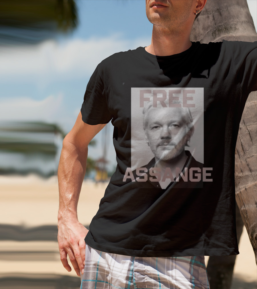 Kari Lake Wearing Free Assange T-Shirt