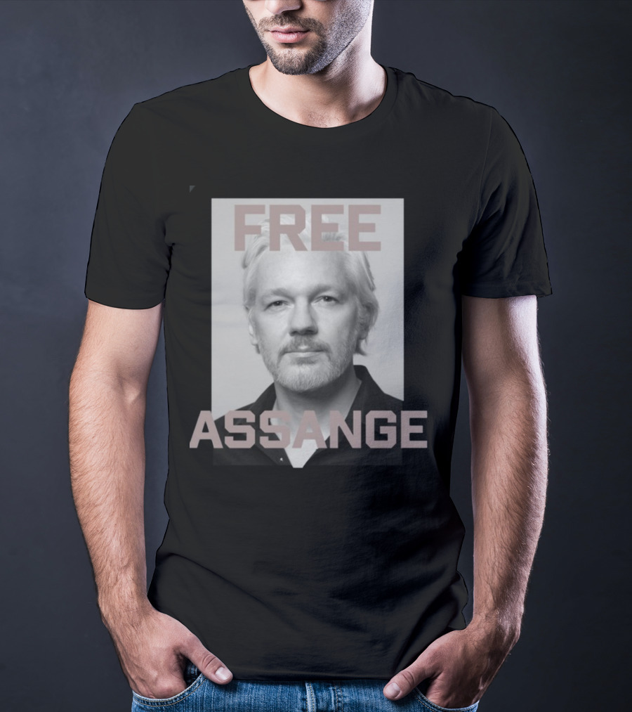 Kari Lake Wearing Free Assange T-Shirt