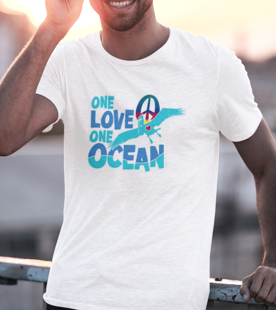 Musician Jimmy Buffett One Love One Ocean Peace Symbol Bird Heart T-Shirt