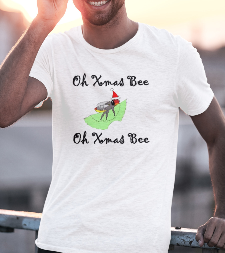 Oh Xmas Bee Santa Hat Festive Holiday Image T-Shirt