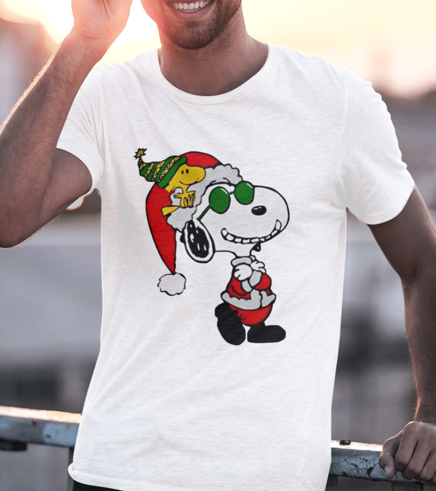 Snoopy And Woodstock Peanuts Merry Christmas Santa Hat And Sunglasses T-Shirt