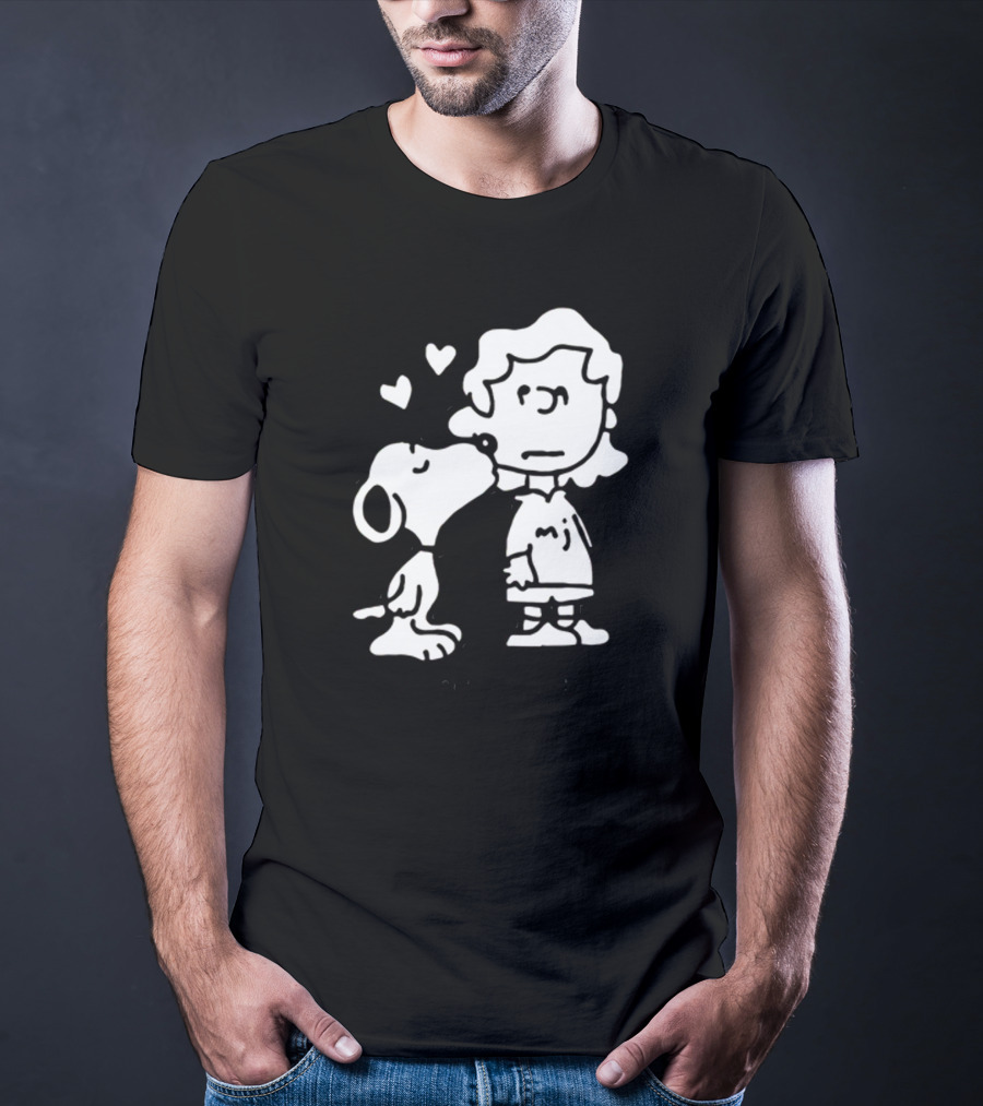 Puppy Love Snoopy Kissing Lucy Peanuts Hearts T-Shirt