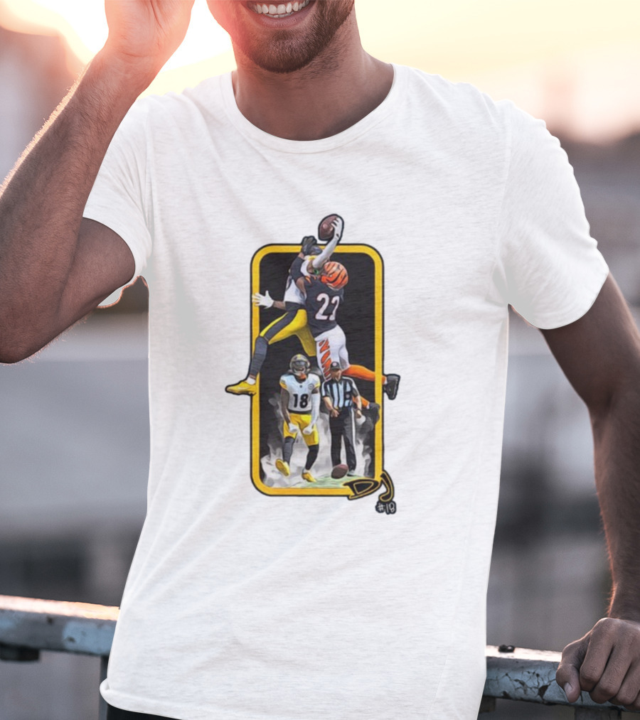 DJ #18 Big Play Football Match Jump Clash T-Shirt