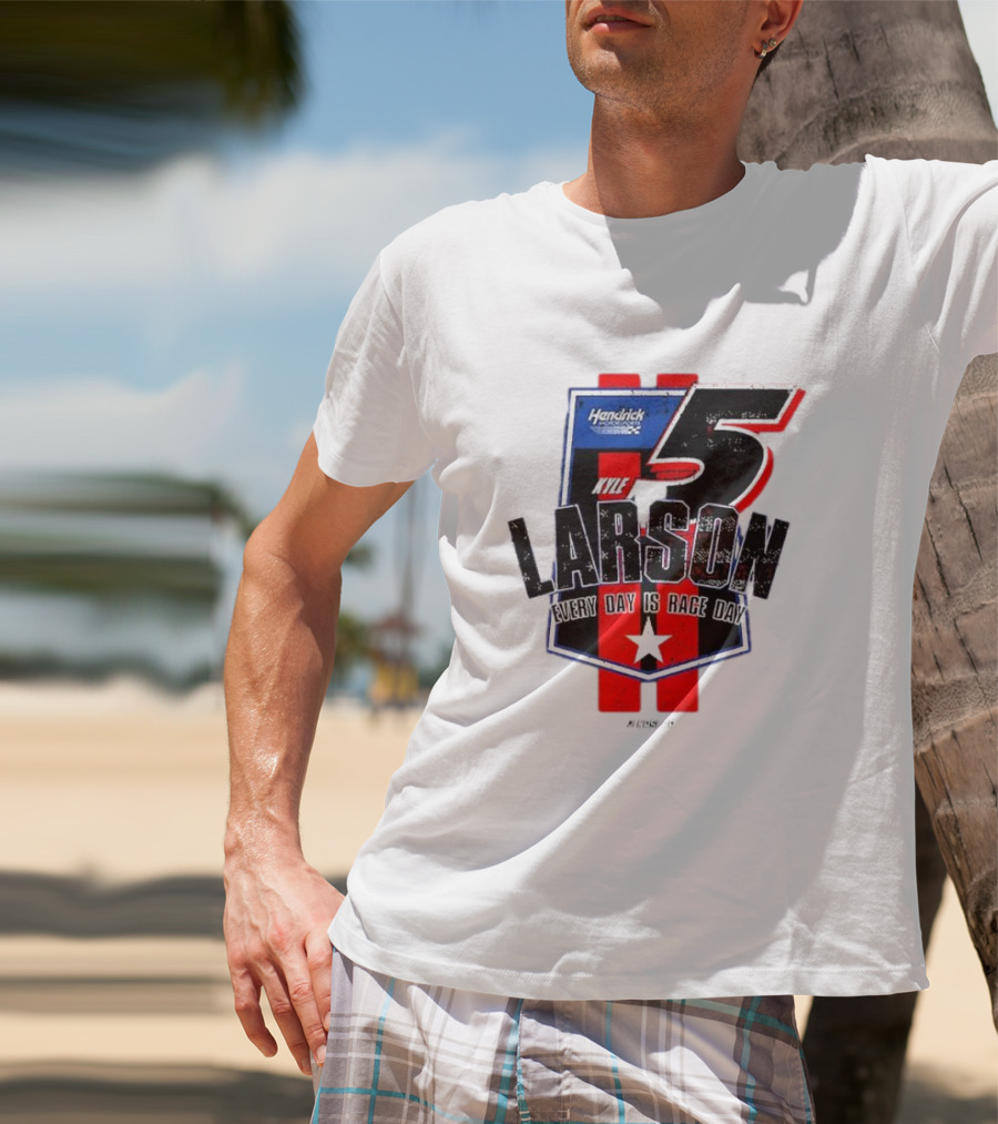 Kyle Larson Hendrick Motorsports Number 5 Every Day Is Race Day Flag T-Shirt