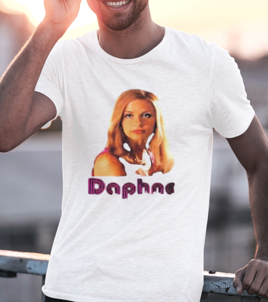 Sarah Michelle Gellar As Daphne In Scooby-Doo Movie T-Shirt