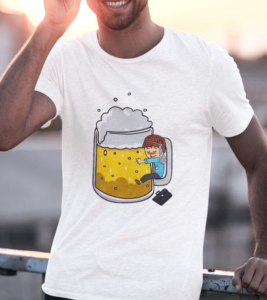 Beer Mug Hug With Traveler Cartoon Character T-Shirt