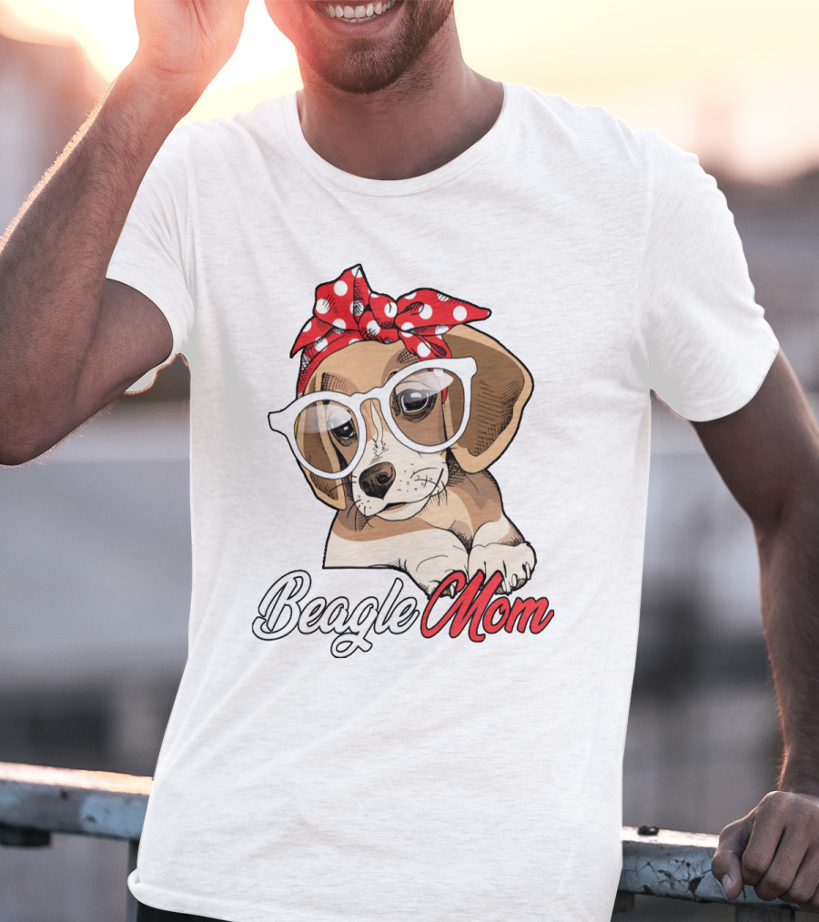Beagle Mom Cute Beagle Dog With Glasses And Red Polka Dot Bandana T-Shirt