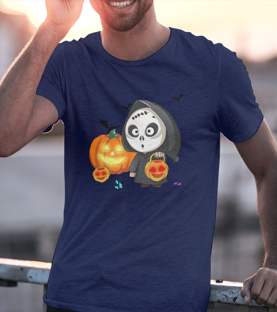 Halloween Makeup Ghost With Pumpkin Lanterns And Bats T-Shirt