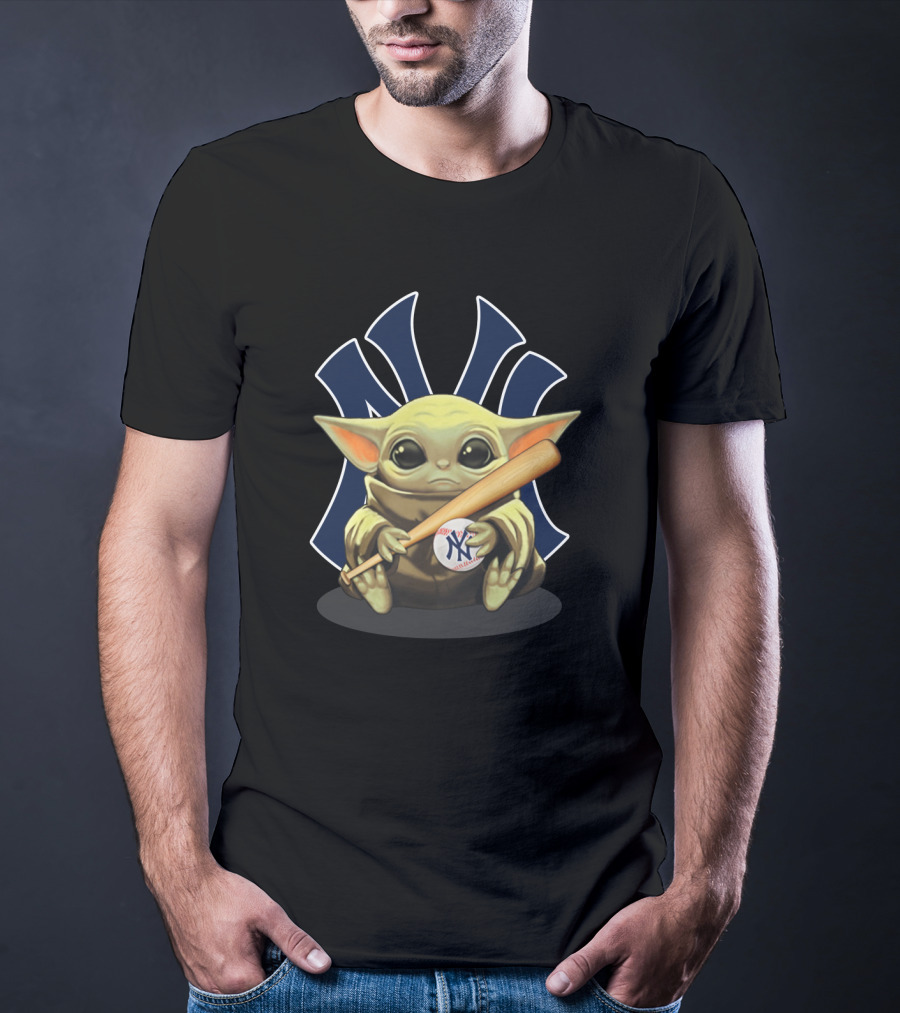 Baby Yoda Hug New York Yankees Baseball Bat T-Shirt