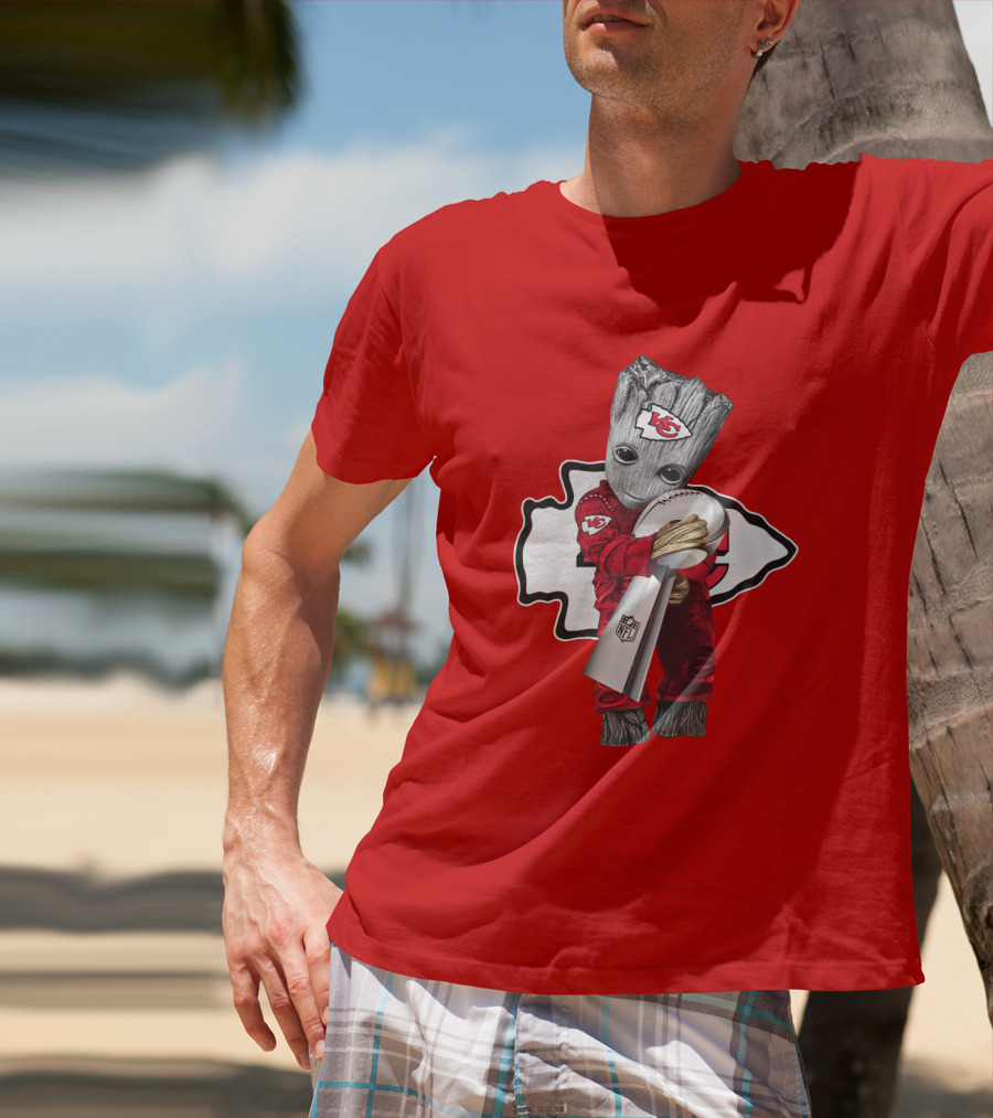 Chiefs Groot Embrace Vince Lombardi Trophy NFL T-Shirt