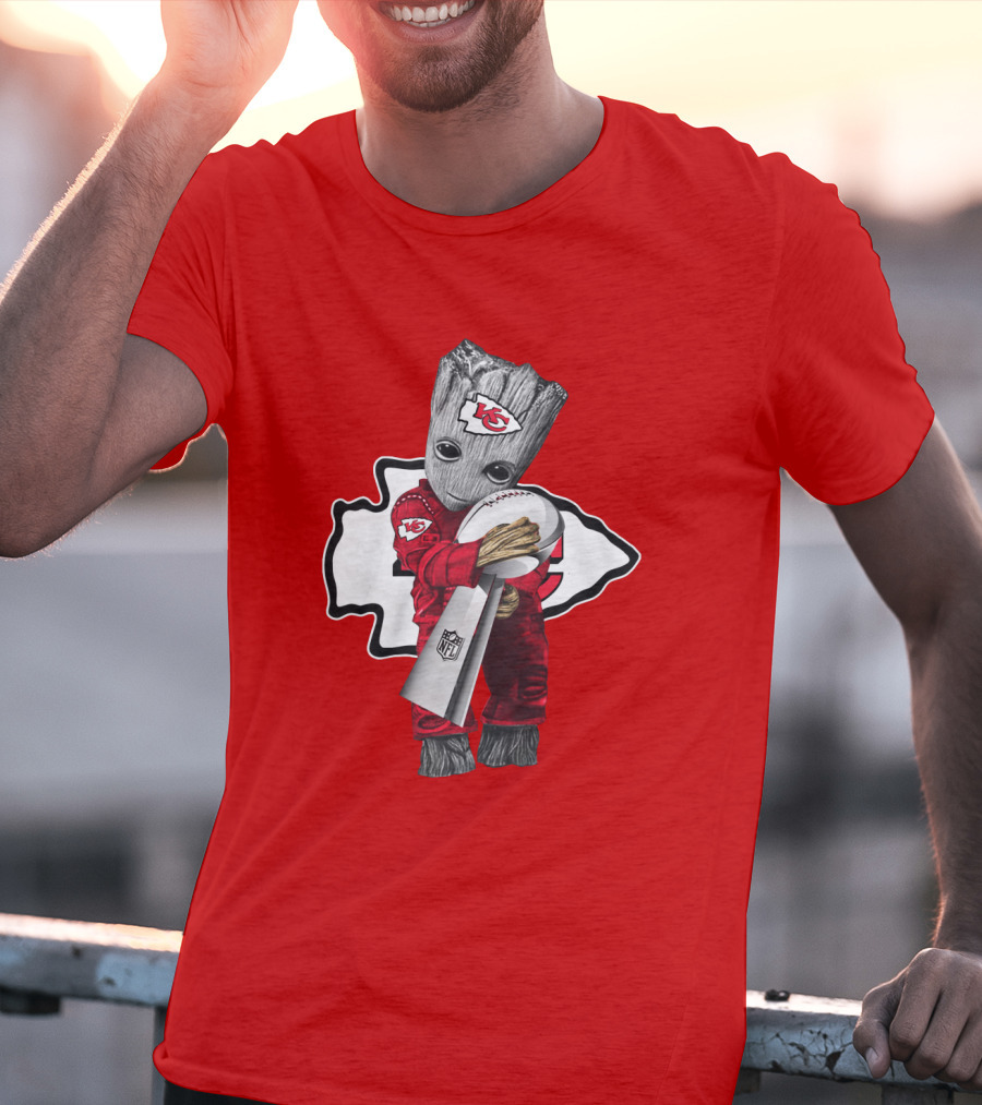 Chiefs Groot Embrace Vince Lombardi Trophy NFL T-Shirt