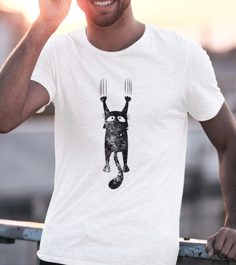 Scratching Black Cat Vintage Distressed Look T-Shirt