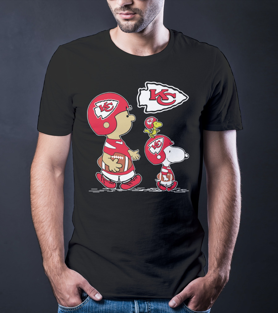 Kansas City Chiefs Christmas Peanuts Cute Football Characters T-Shirt