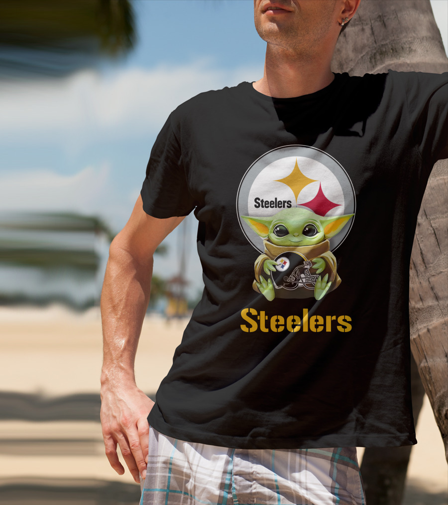 Baby Yoda Steelers Helmet Hug Steelers T-Shirt
