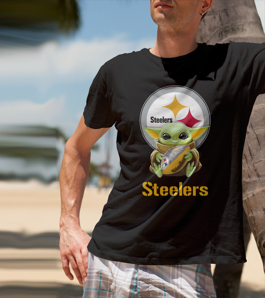 Star Wars Baby Yoda Hug Steelers Football Fan Tailgate T-Shirt