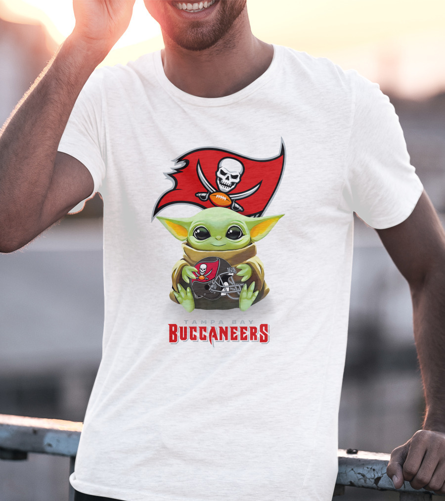 Star Wars Baby Yoda Hug Tampa Bay Buccaneers Helmet T-Shirt