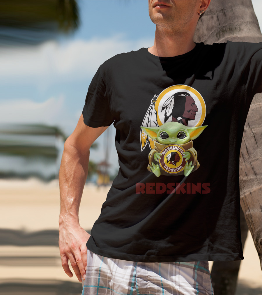 Washington Redskins Grogu Hug Iconic Star Wars Mandalorian Crossover Black T-Shirt