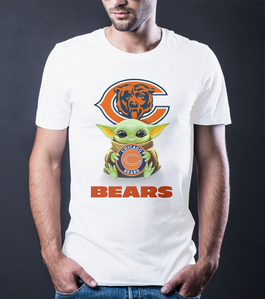 Grogu Hug Chicago Bears Bears T-Shirt