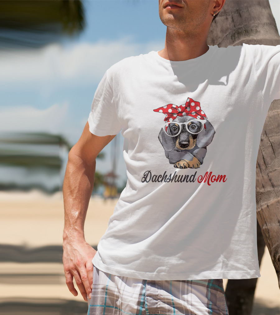 Dachshund Mom With Red Polka Dot Bandana T-Shirt