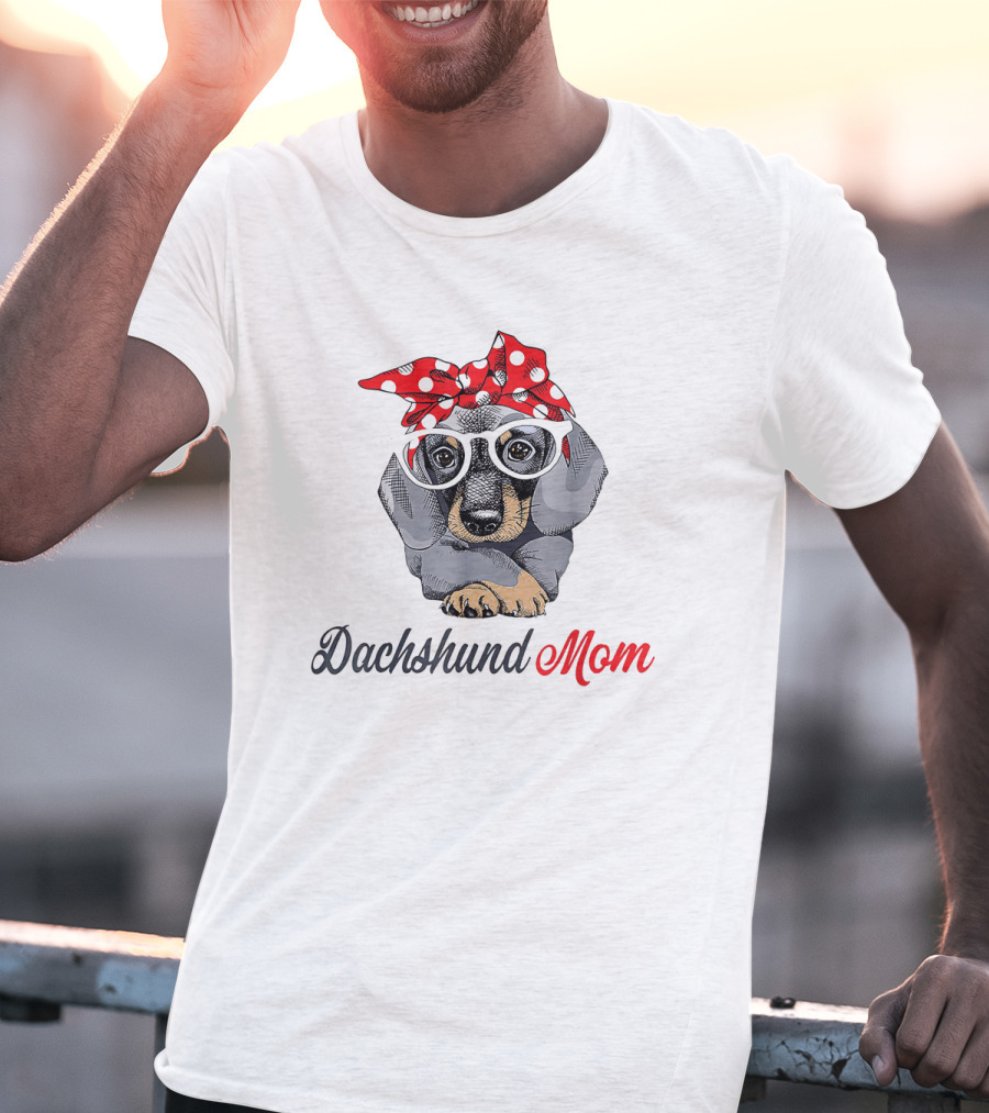 Dachshund Mom With Red Polka Dot Bandana T-Shirt