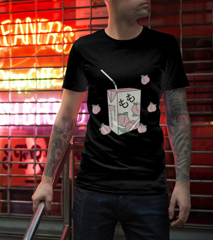 90s Japanese Aesthetic Otaku Anime Peach Juice Box With Kanji And Pastel Peaches T-Shirt