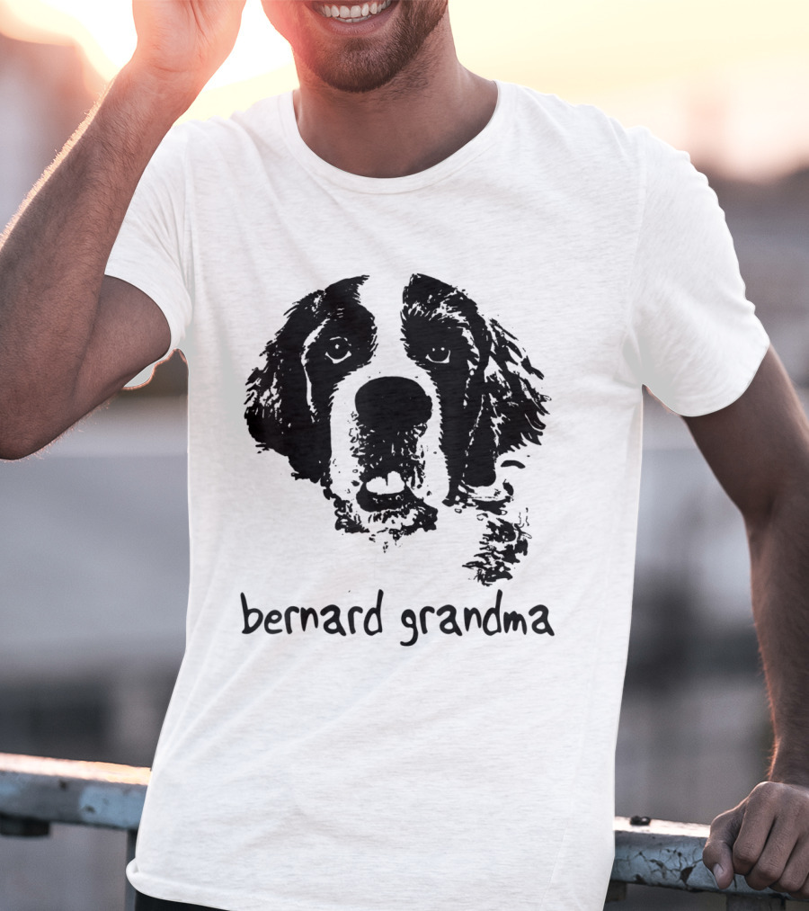 Bernard Grandma Hand Drawn Dog Lovers Gift T-Shirt