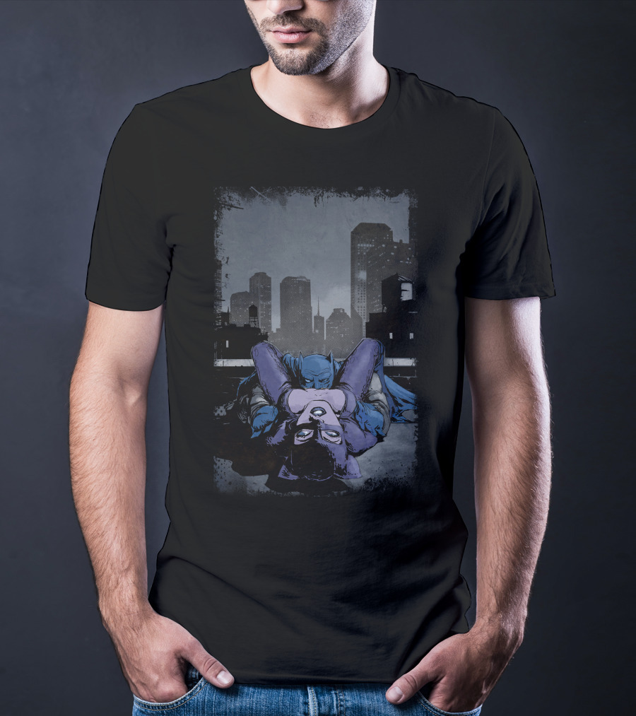Batman Catwoman Cityscape Comic Scene T-Shirt