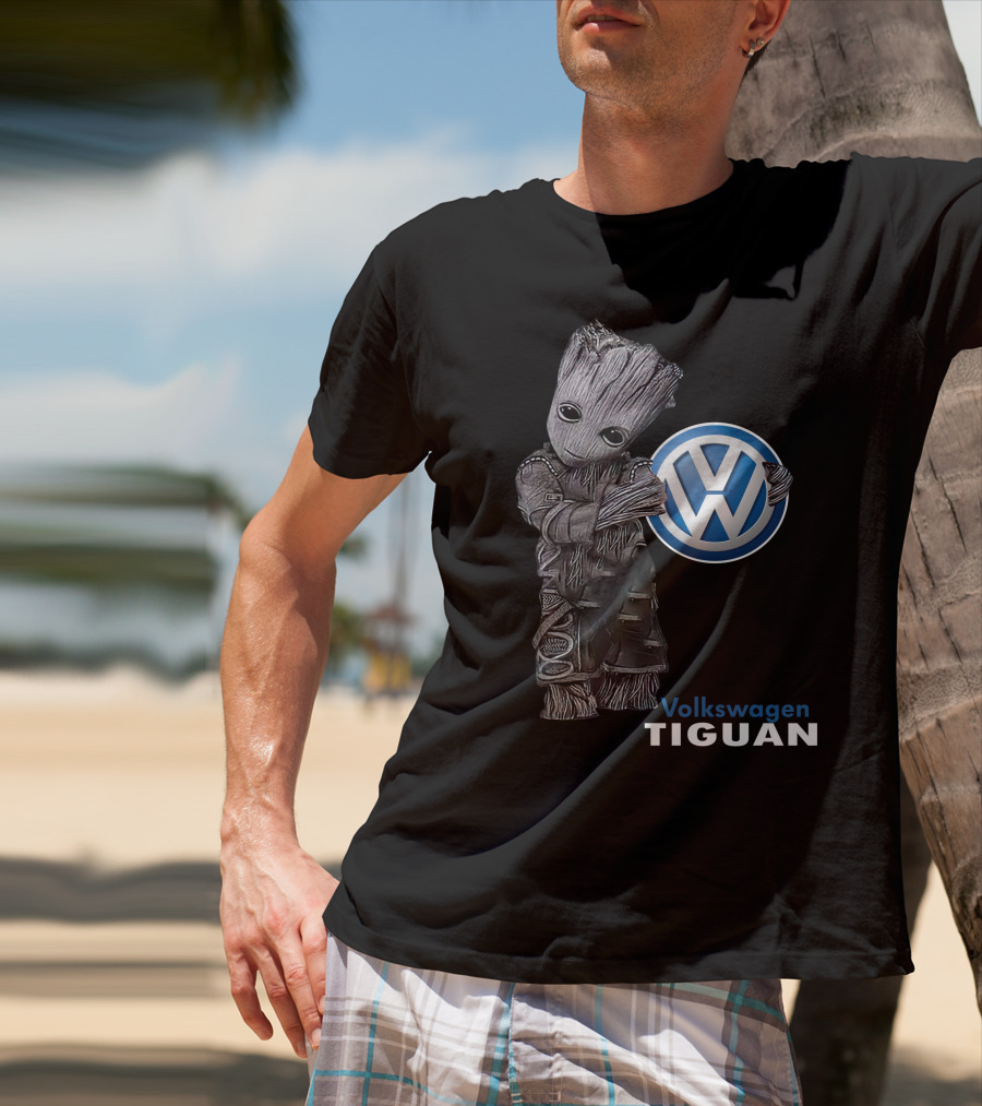Volkswagen Tiguan Groot With Volkswagen T-Shirt