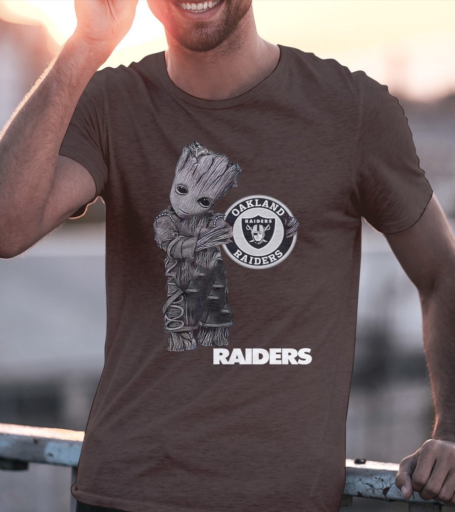 Oakland Raiders Groot Holding T-Shirt