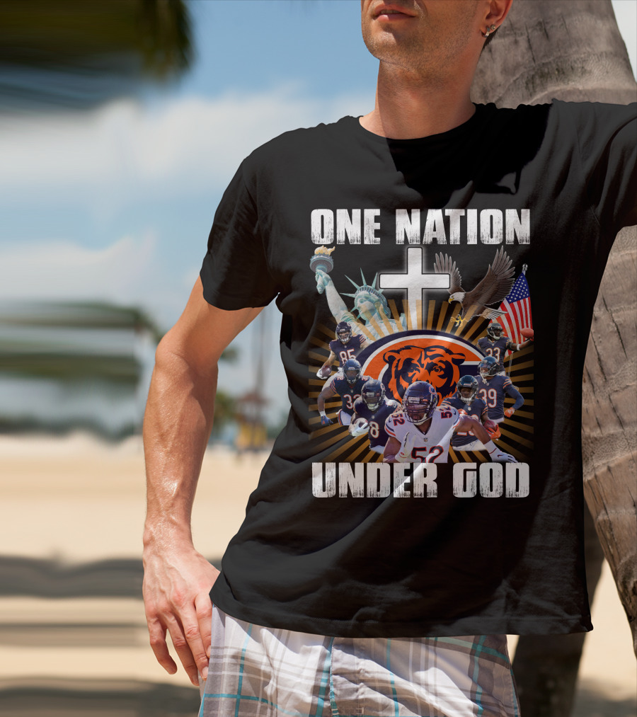Chicago Bears One Nation Under God Statue Of Liberty American Flag Cross Football Players T-Shirt