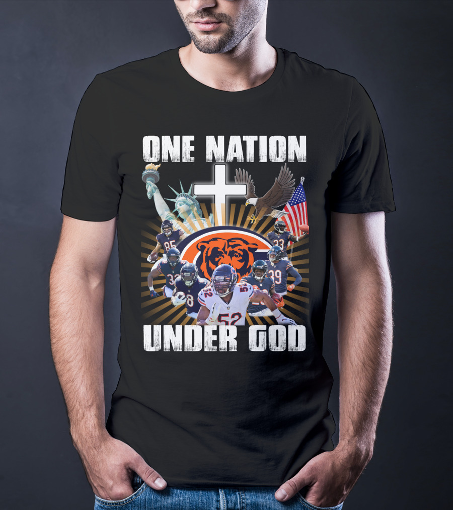 Chicago Bears One Nation Under God Statue Of Liberty American Flag Cross Football Players T-Shirt