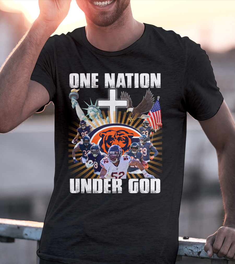 Chicago Bears One Nation Under God Statue Of Liberty American Flag Cross Football Players T-Shirt