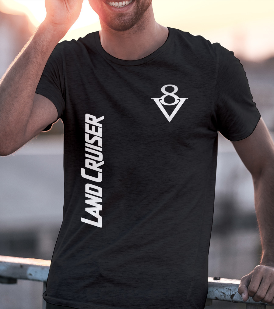 LAND CRUISER V8 T-Shirt