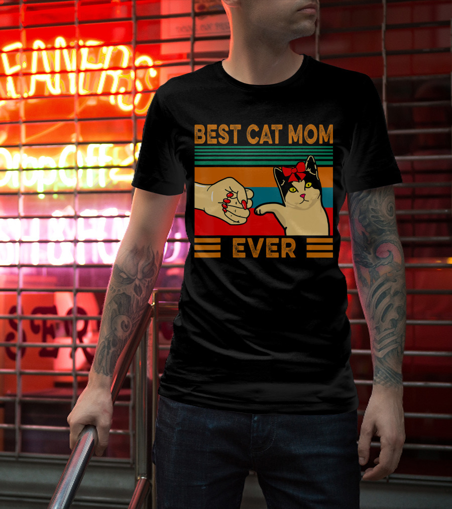 Best Cat Mom Ever Vintage Retro Cat Fist Bump T-Shirt