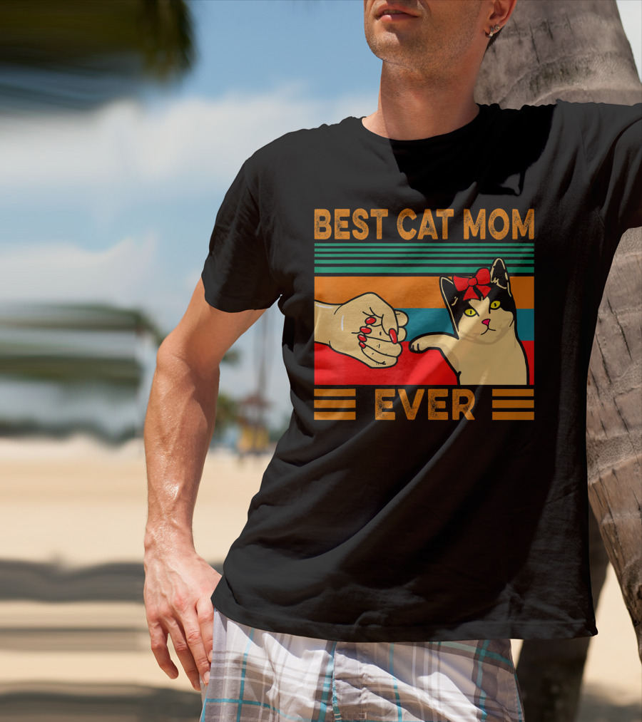 Best Cat Mom Ever Vintage Retro Cat Fist Bump T-Shirt