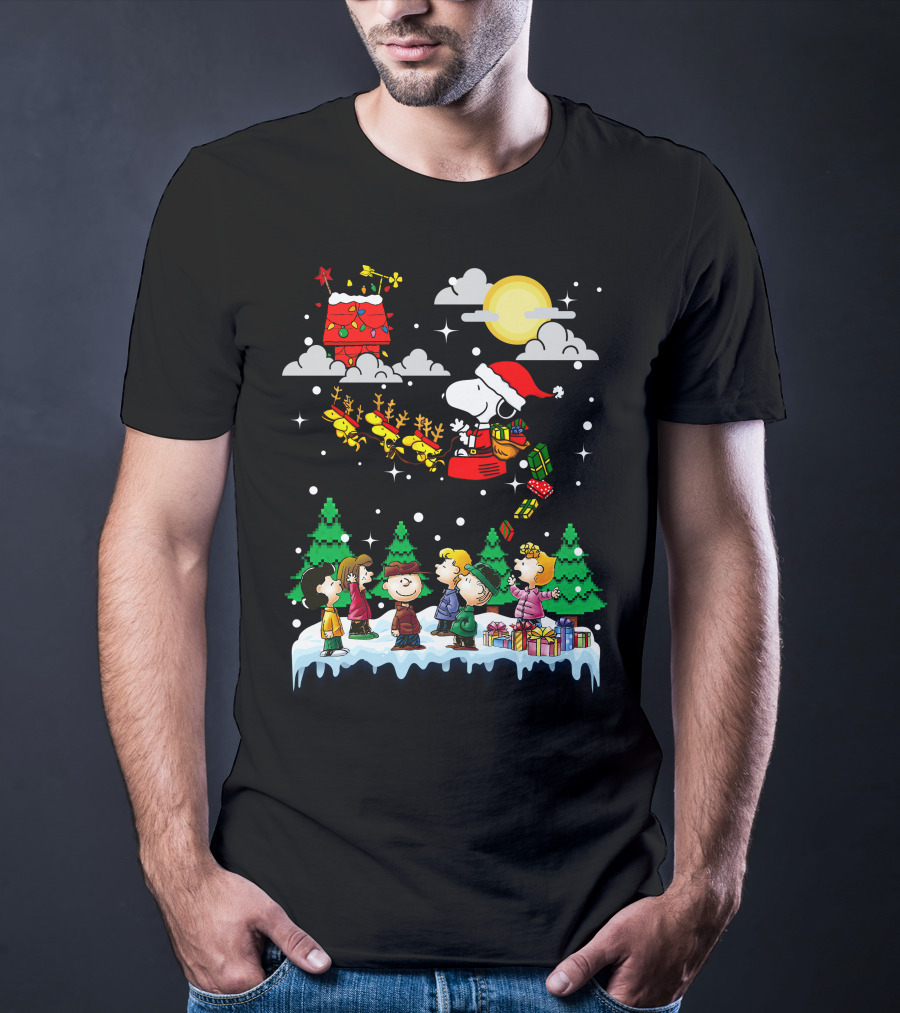 Peanuts Christmas Charlie Brown Snoopy Santa Sleigh Woodstock Scene T-Shirt