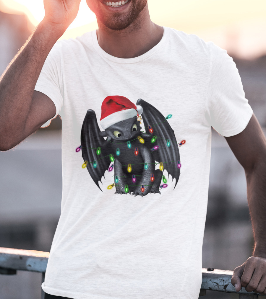How To Train Your Dragon ZN 297 Toothless Christmas Lights Santa Hat T-Shirt