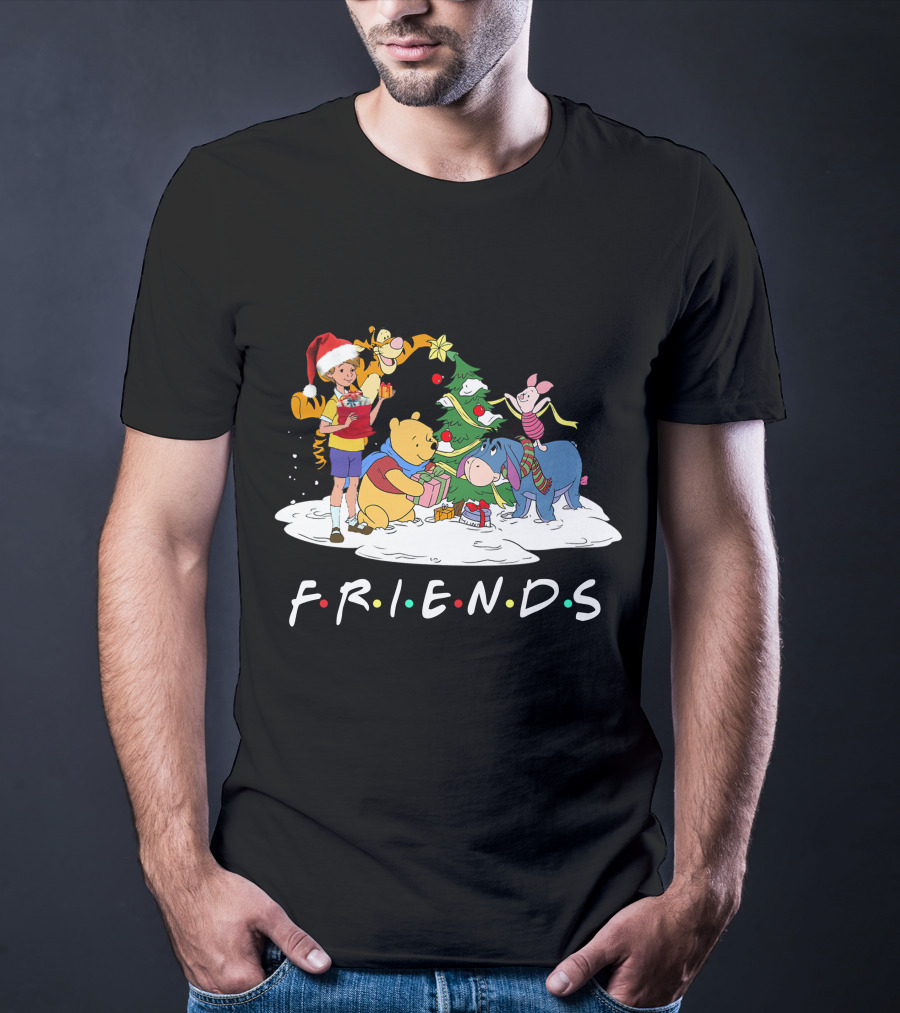 FRIENDS Winnie The Pooh Christmas Tree Gathering ZN658 T-Shirt