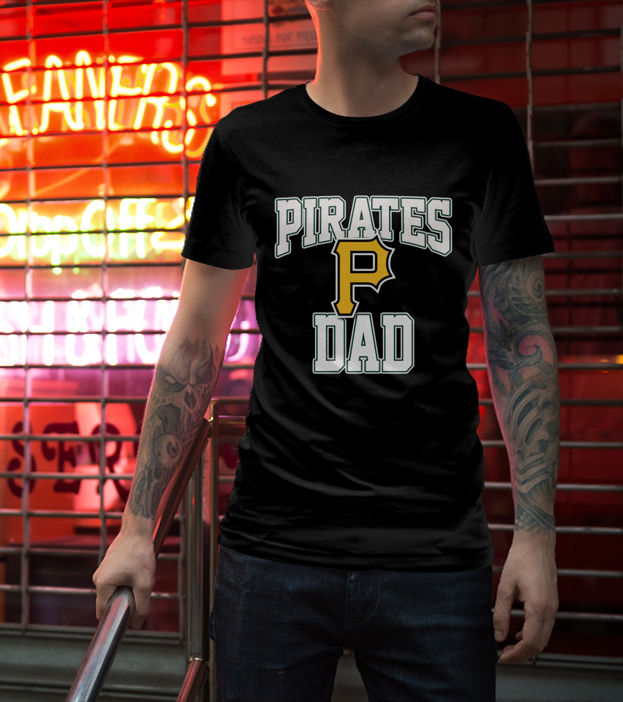Pirates P Dad Pittsburgh Pirates Fathers Day Gift T-Shirt