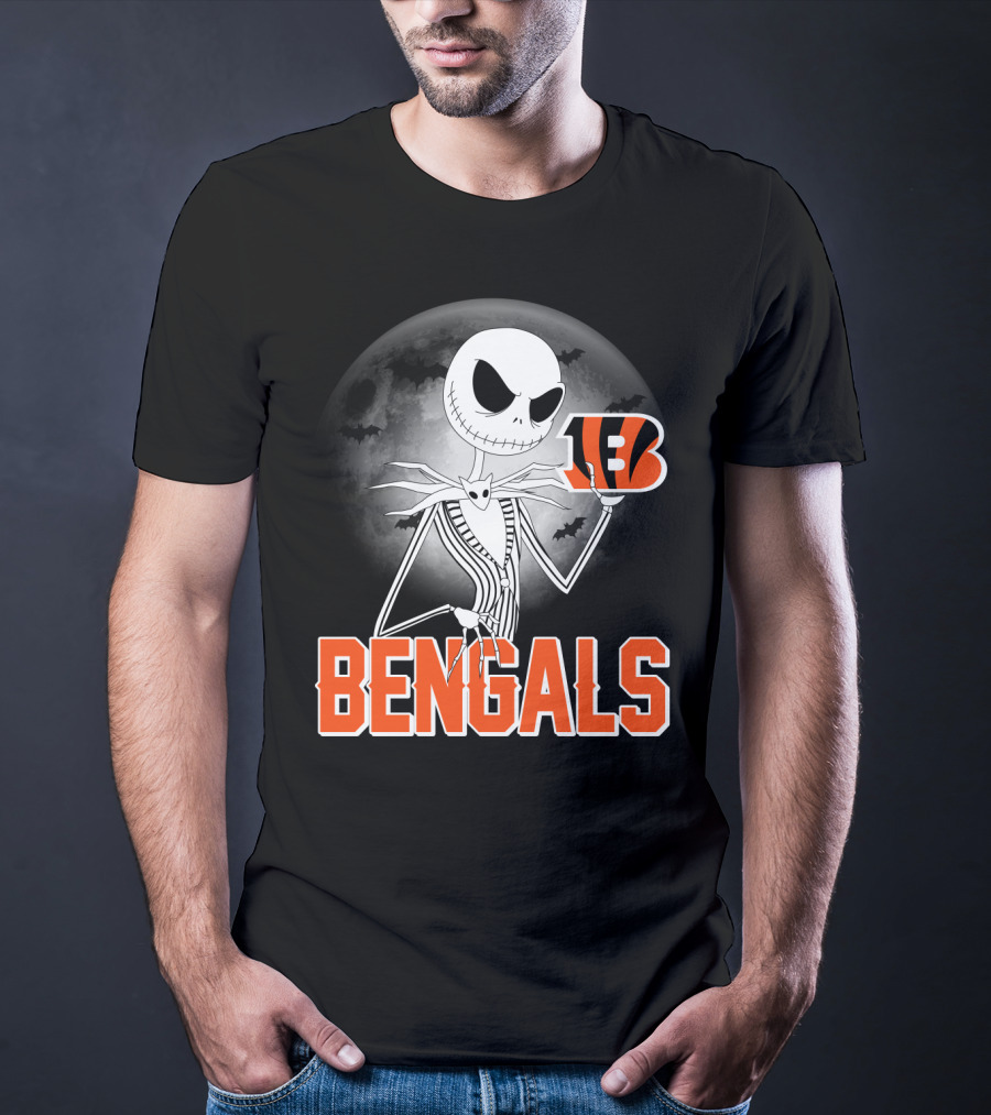 Jack Skellington Holding Cincinnati Bengals Logo Halloween Moon Bats Bengal Tiger B T-Shirt