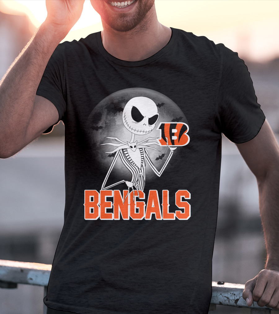 Jack Skellington Holding Cincinnati Bengals Logo Halloween Moon Bats Bengal Tiger B T-Shirt