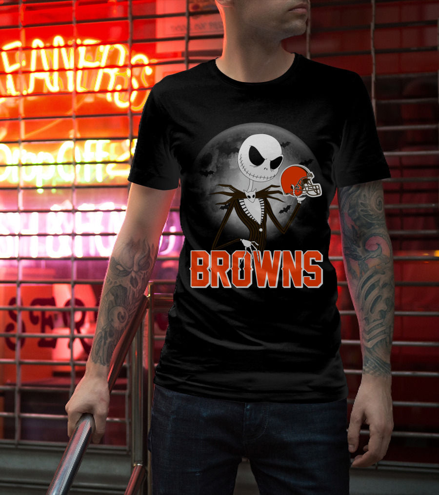 Jack Skellington Holding Cleveland Browns Helmet Halloween Moon T-Shirt