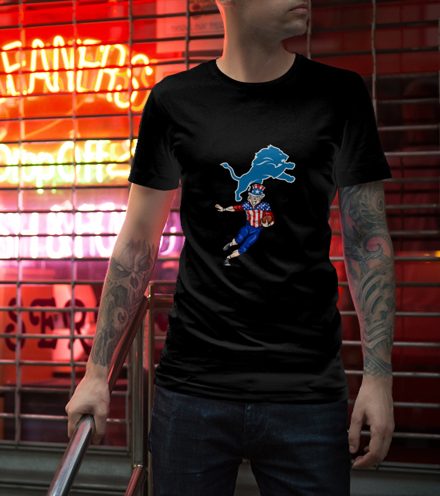 Uncle Sam Football Run With Detroit Lions For 4Th Of July Celebration T-Shirt