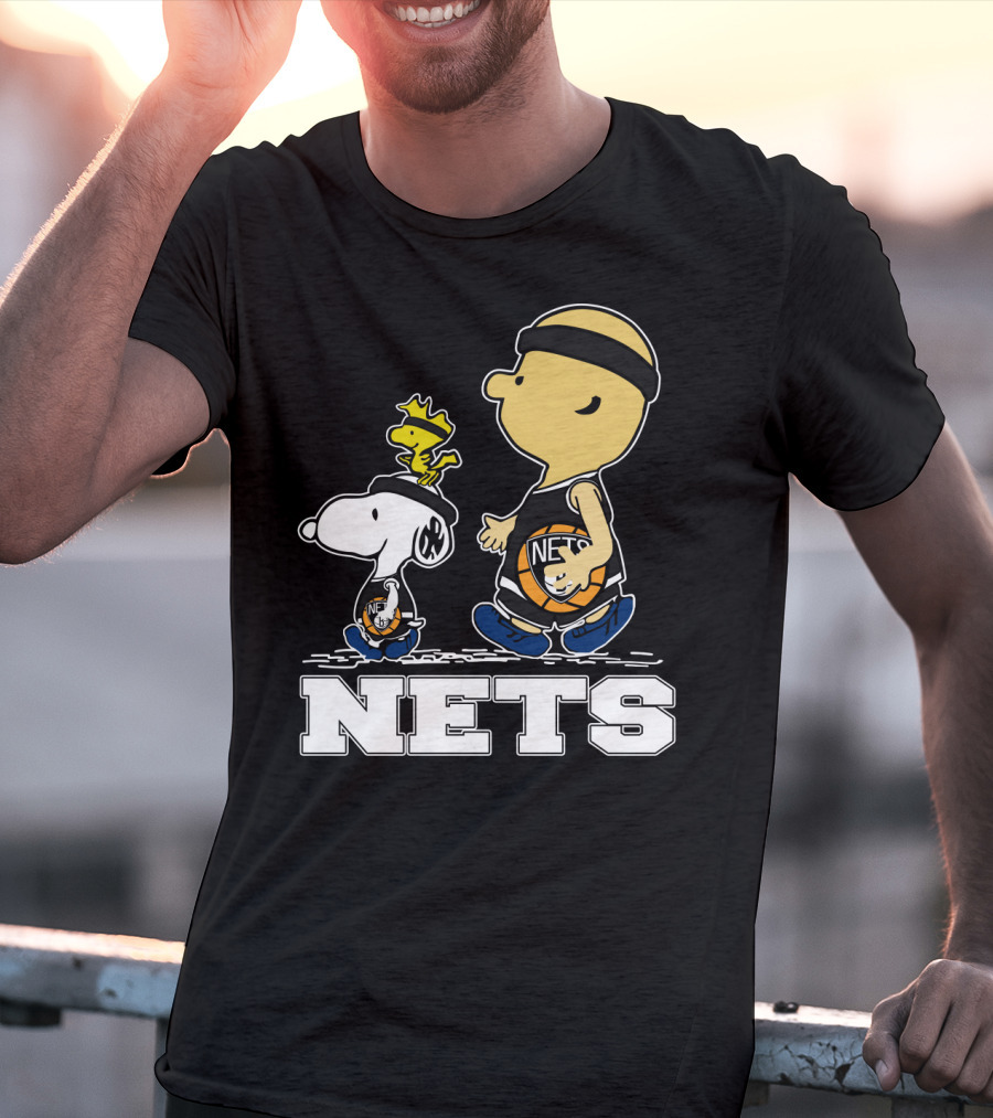 Snoopy And Woodstock Brooklyn Nets Basketball Fans T-Shirt